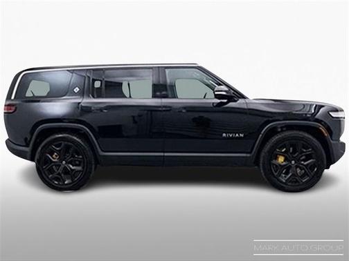 2023 Rivian R1S Adventure