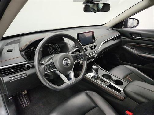 2022 Nissan Altima SR FWD