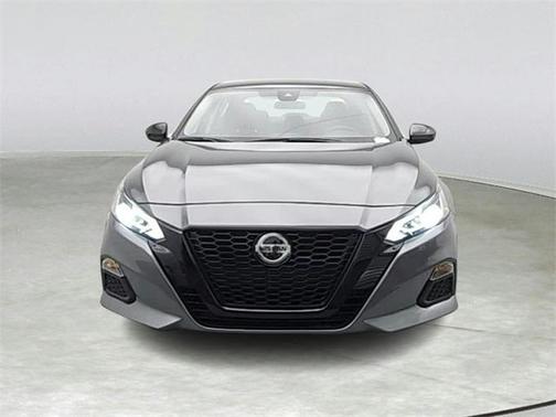 2022 Nissan Altima SR FWD