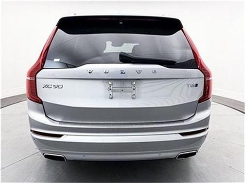 2019 Volvo XC90 T6 Momentum