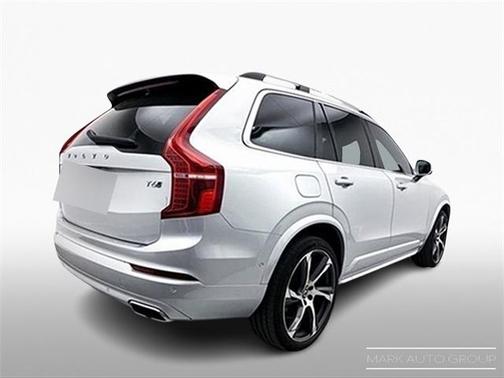 2019 Volvo XC90 T6 Momentum