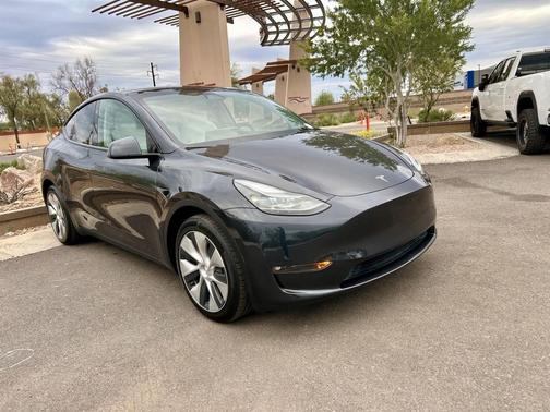 2024 Tesla Model Y Long Range Dual Motor All-Wheel Drive