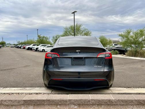 2024 Tesla Model Y Long Range Dual Motor All-Wheel Drive