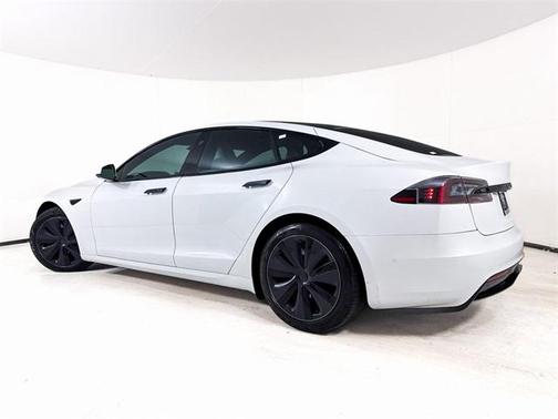 2022 Tesla Model S Base