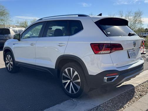 2024 Volkswagen Taos 1.5T SE