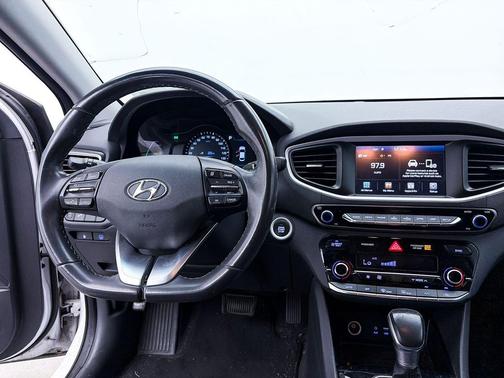 2017 Hyundai IONIQ Hybrid SEL