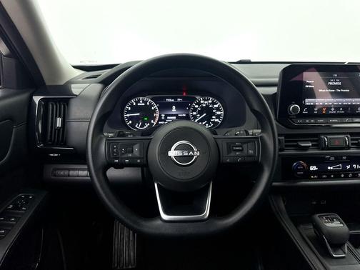Brilliant Silver Metallic 2024 Nissan Pathfinder S FWD