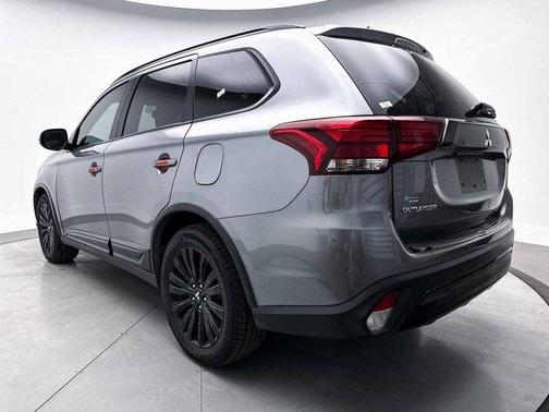 2020 Mitsubishi Outlander LE