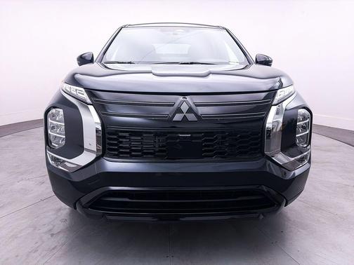 Graphite Gray 2026 Mitsubishi Outlander LE 1.5T 2WD