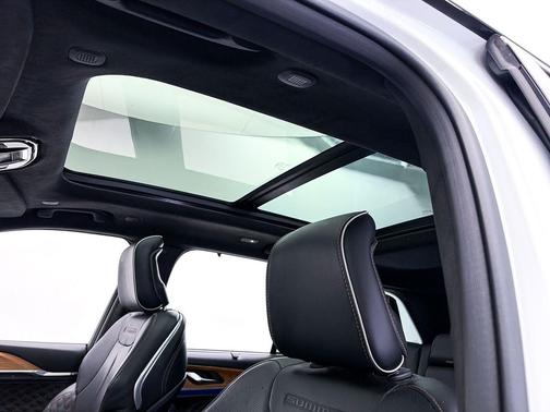 Bright White Clearcoat 2022 Jeep Grand Cherokee Summit