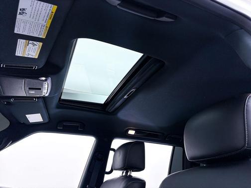 Moonstone White 2023 INFINITI QX80 SENSORY