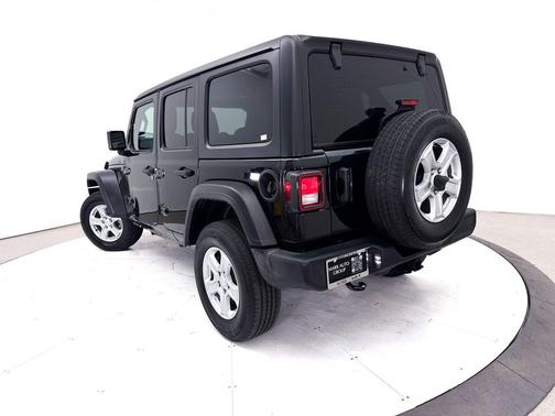 Black Clearcoat 2022 Jeep Wrangler Unlimited Sport