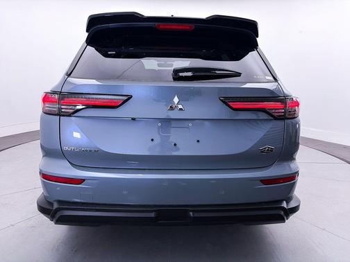 Moonstone Gray Metallic W/ Black Roof 2026 Mitsubishi Outlander Trail Edition S-AWC