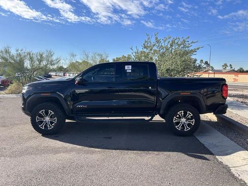 2024 GMC Canyon AT4