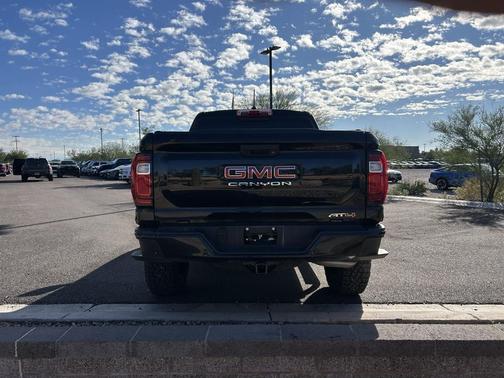 2024 GMC Canyon AT4
