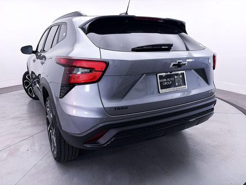 Sterling Gray Metallic 2025 Chevrolet Trax FWD 2RS