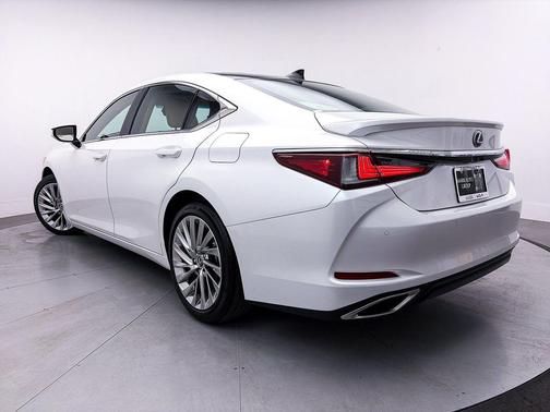 2023 Lexus ES 350 Ultra Luxury