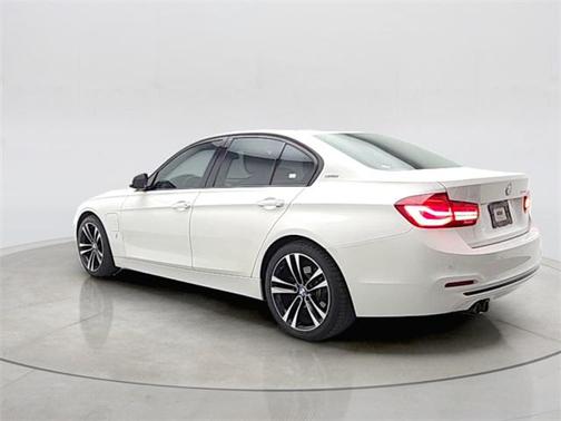 2018 BMW 330e iPerformance