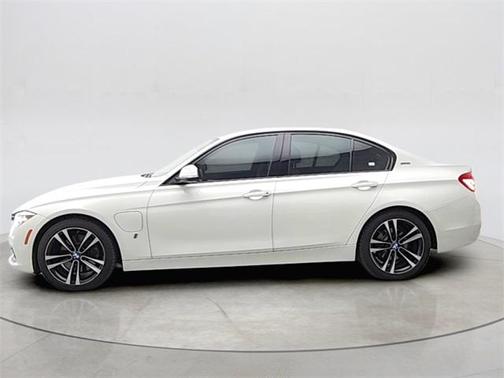 2018 BMW 330e iPerformance