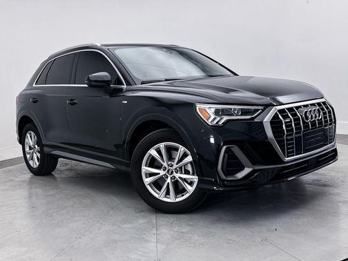 Mythos Black Metallic 2023 Audi Q3 Premium 45 TFSI S line quattro Tiptronic