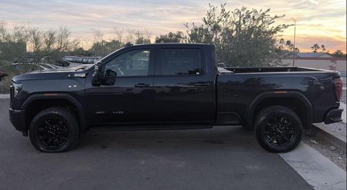 2024 GMC Sierra 2500 AT4