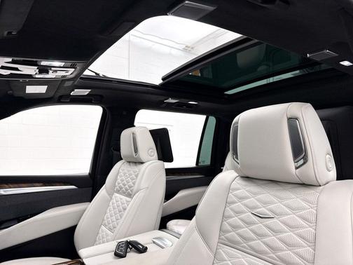 2025 Cadillac Escalade ESV Sport Platinum