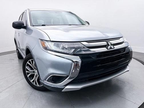 2017 Mitsubishi Outlander ES