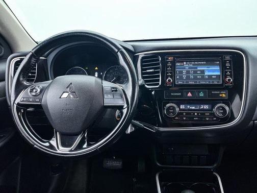 2017 Mitsubishi Outlander ES
