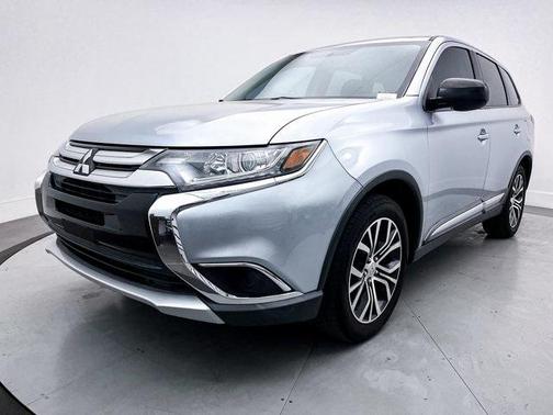 2017 Mitsubishi Outlander ES
