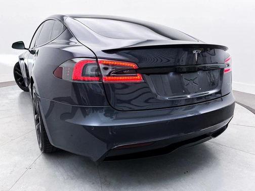 2021 Tesla Model S Plaid