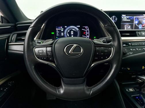 2020 Lexus ES 300h Base