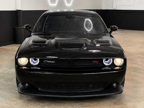 Pitch Black Clearcoat 2022 Dodge Challenger R/T Scat Pack