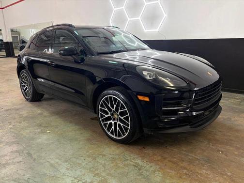 Black 2020 Porsche Macan Macan Sport Edition