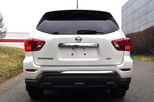 2017 Nissan Pathfinder S