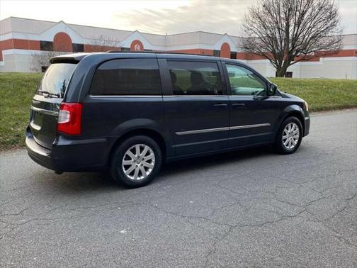 2013 Chrysler Town & Country Touring