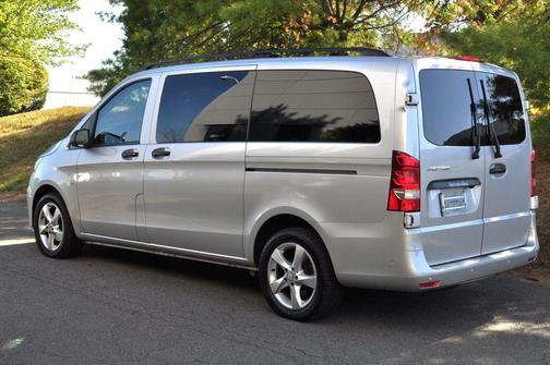 2016 Mercedes-Benz Metris Base