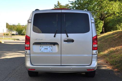 2016 Mercedes-Benz Metris Base