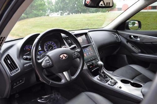 2017 INFINITI Q50 Base