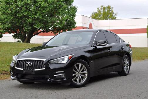 2017 INFINITI Q50 Base