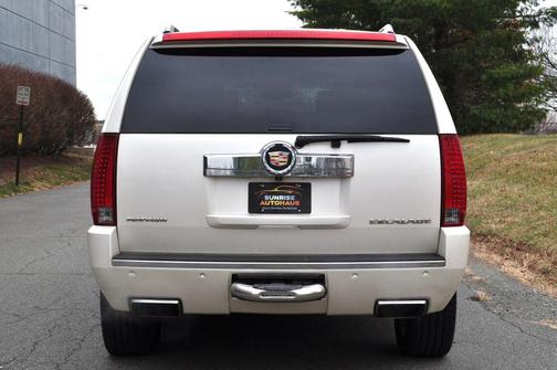 2013 Cadillac Escalade Platinum Edition