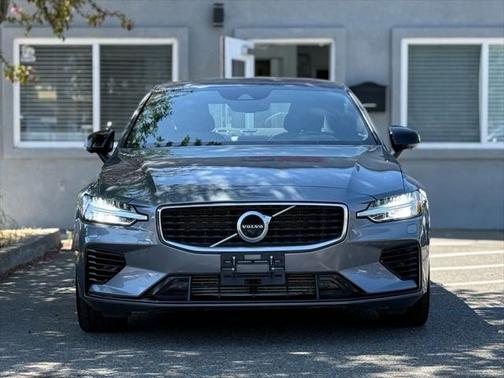 2020 Volvo S60 Hybrid T8 R-Design