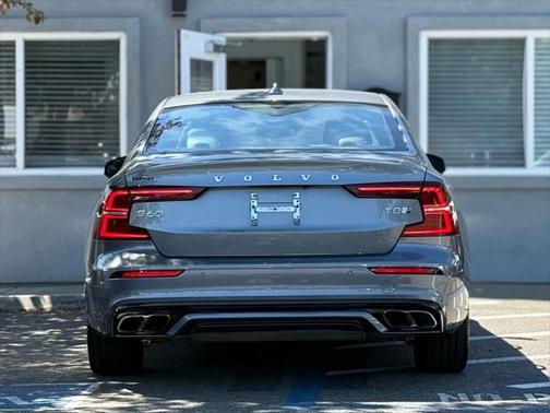 2020 Volvo S60 Hybrid T8 R-Design