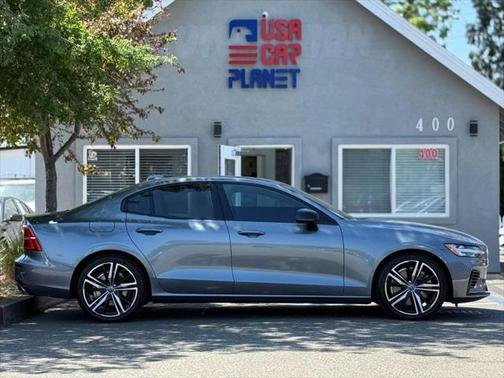 2020 Volvo S60 Hybrid T8 R-Design