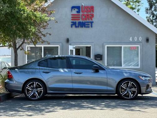 2020 Volvo S60 Hybrid T8 R-Design
