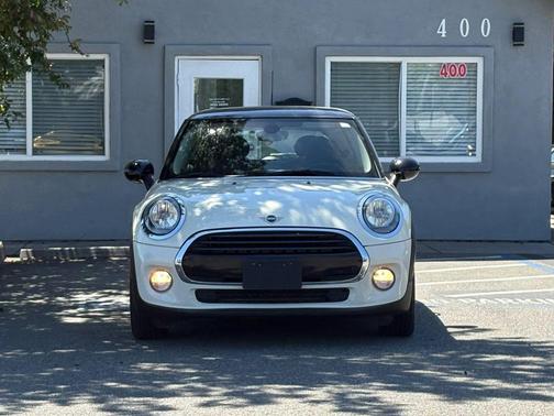 White 2019 MINI Hardtop Cooper