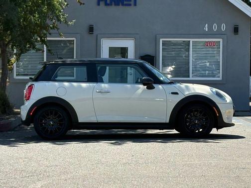 White 2019 MINI Hardtop Cooper