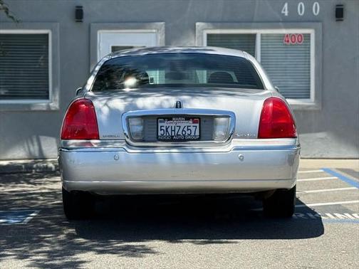 2004 Lincoln Town Car Signature