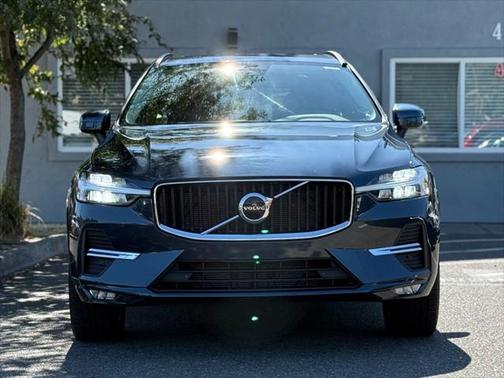 2022 Volvo XC60 B5 Momentum