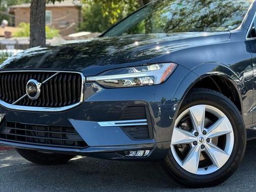 2022 Volvo XC60 B5 Momentum