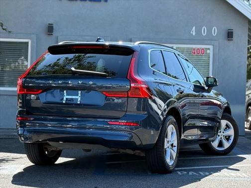 2022 Volvo XC60 B5 Momentum